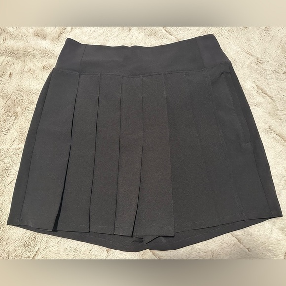 Athleta Black Endless Pleated Skort Size 4 - Picture 2 of 13